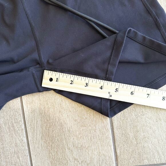 Vuori Womens Daily Shorts Medium High Waist Drawstring Bike Black Athleisure - Picture 7 of 7